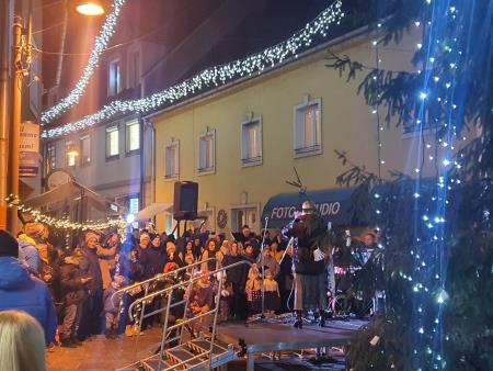 V staro mestno jedro je prispel Božiček (8)